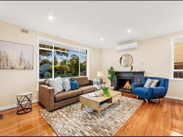 LOW MAINTENANCE HAVEN IN FAMILY FRIENDLY AREA