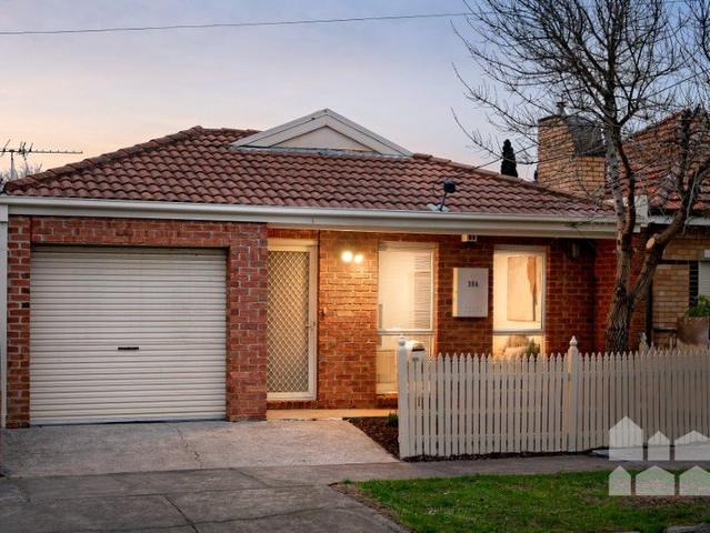 Low maintenance haven, superb lifestyle location