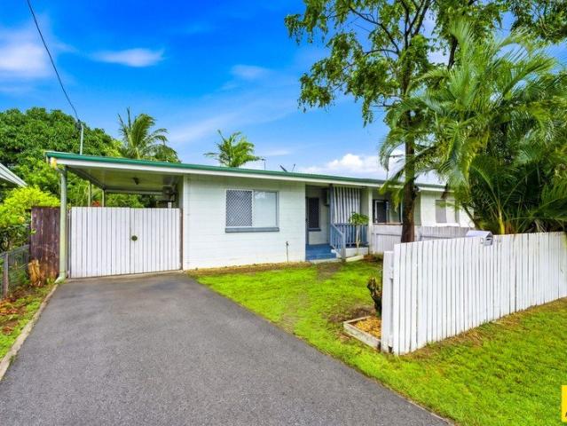 Low Maintenance Half Duplex with Additional Versatile Room and Private Backyard