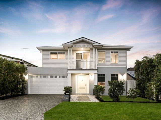 Low Maintenance Hamptons Stunner