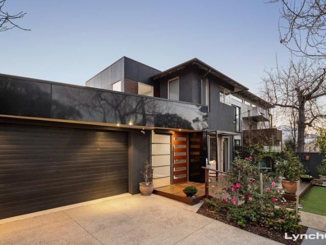 Low maintenance, high convenience, architectural elegance