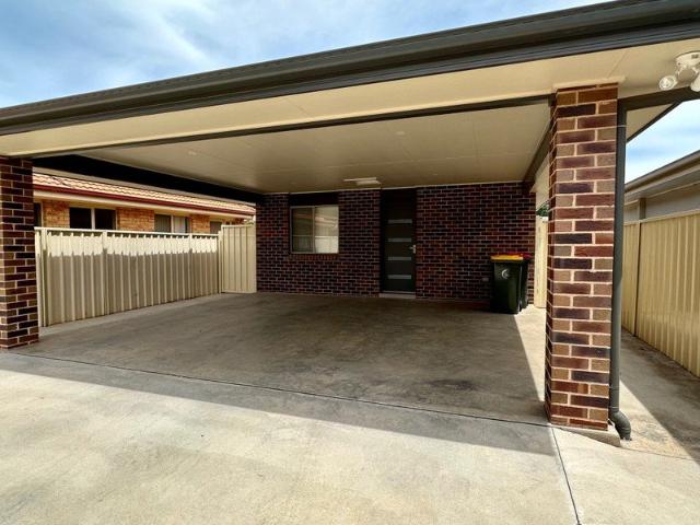 LOW MAINTENANCE IMMACULATE UNIT