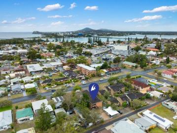 Tuncurry, Crawford River - Equipped kitchen