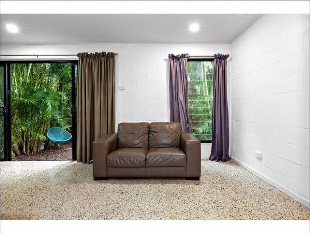 LOW MAINTENANCE INNER CITY LIVING WITH A PRIVATE COURTYARD