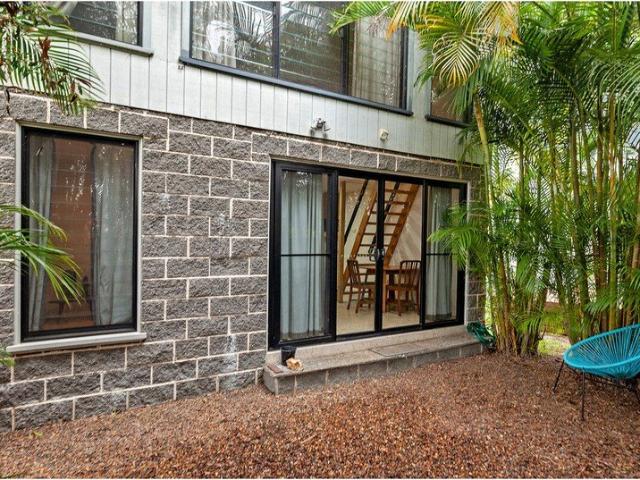 LOW MAINTENANCE INNER CITY LIVING WITH A PRIVATE COURTYARD