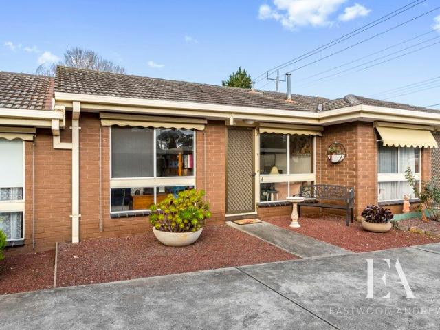 Low Maintenance One Bedroom Living