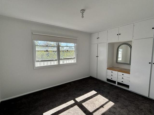 Low Maintenance One Bedroom Unit