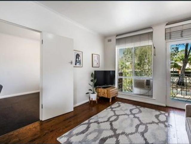 Low Maintenance One Bedroom Unit in a Convenient Location
