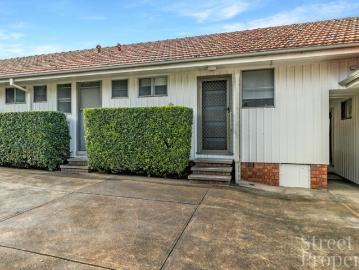 Low Maintenance One Bedroom Villa in Central Location