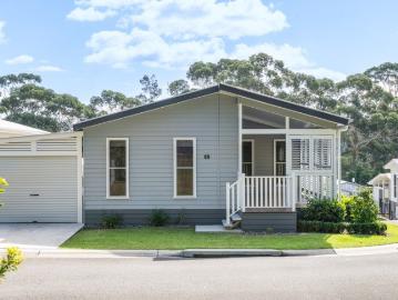 Low Maintenance Over 55s Living by the Water