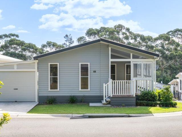 Low Maintenance Over 55s Living by the Water