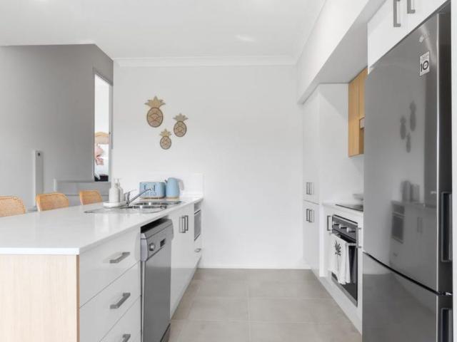 Low Maintenance Living / Mollymook Beach