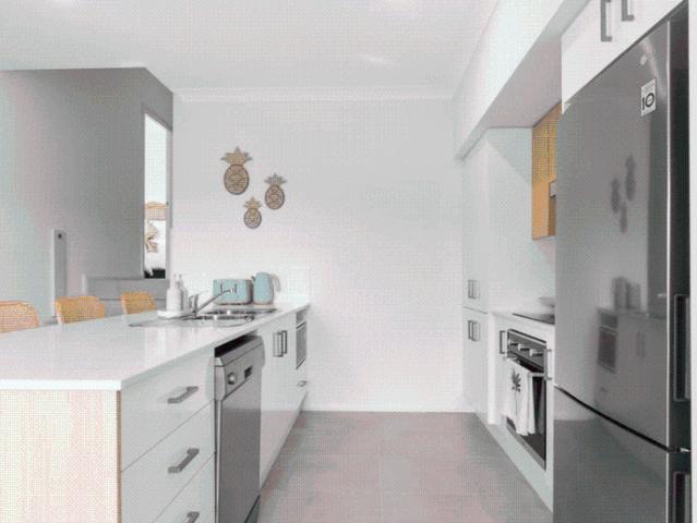 Low Maintenance Living / Mollymook Beach