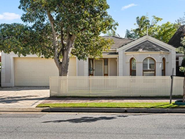 Low Maintenance Living Moments from the Somerton Park Coastline