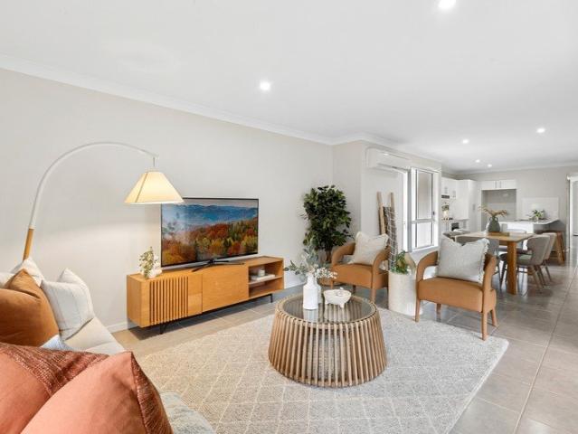 Low Maintenance Living Backing onto Nature