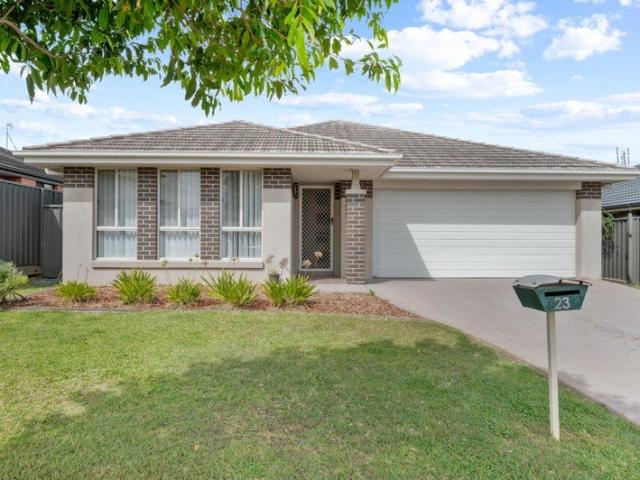 Low Maintenance Living Close to Expressway
