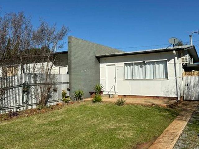 Low Maintenance Living Close to Local Amenities