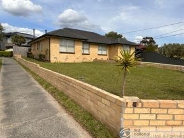 Low Maintenance Living Close to Schools, Shops & Transport