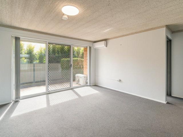 Low Maintenance Living Close to Town