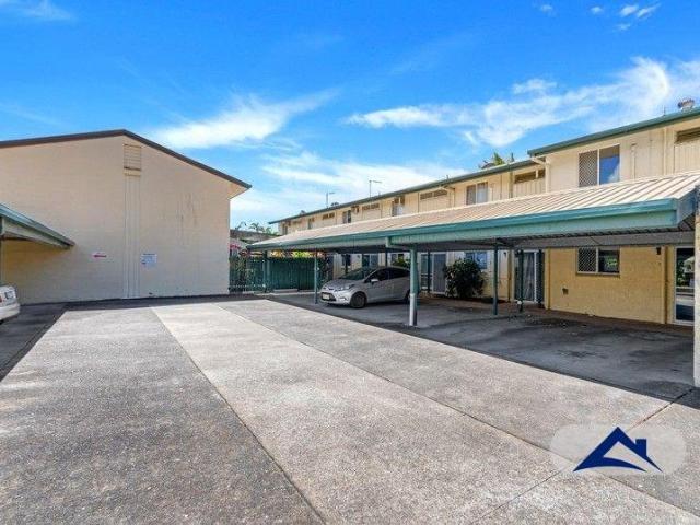 LOW MAINTENANCE LIVING CONVENIENT LIFESTYLE