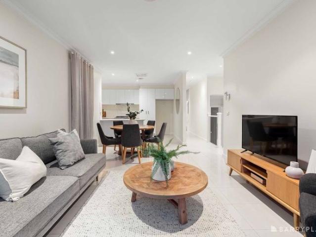 Low Maintenance Living, Generous Space & Exceptional Convenience in Ringwood