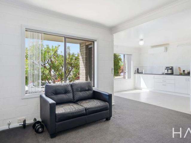 Low Maintenance Living, Great Location