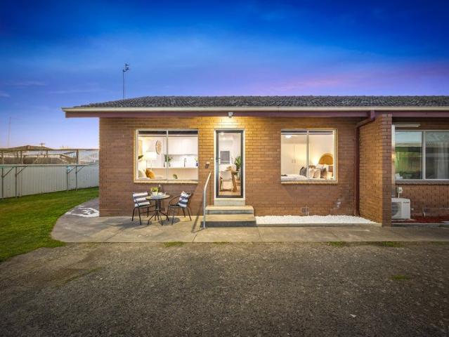 Low Maintenance Living, High Convenience Location