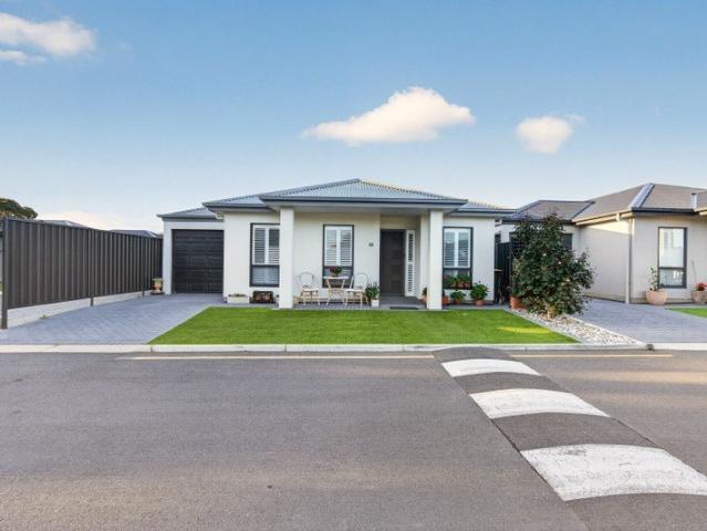 Corner Position. Greater Privacy. Better Living