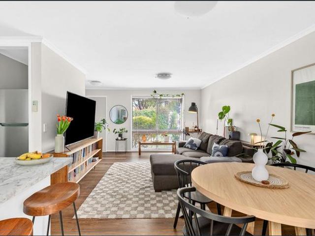 Low Maintenance Living in Manifold Heights