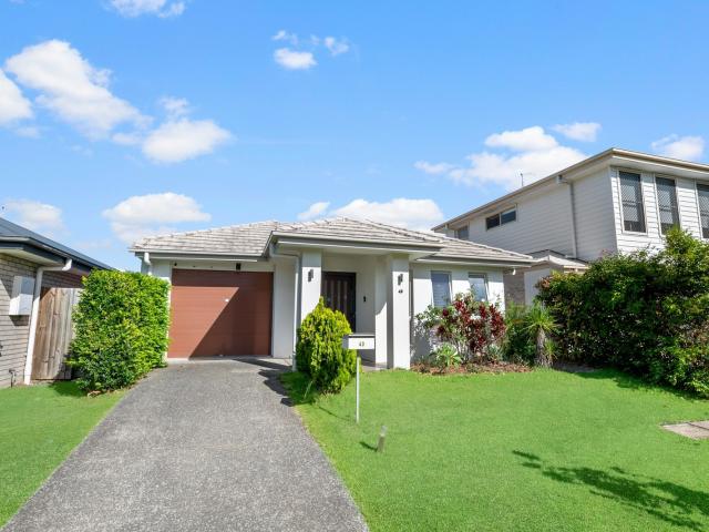Low Maintenance Living in North Lakes