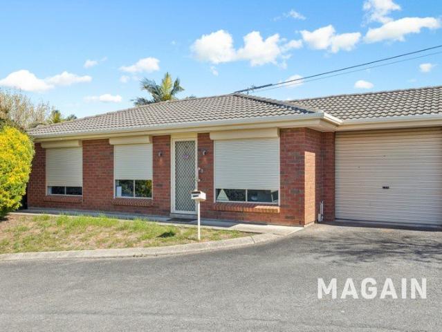 Low Maintenance Living in O'Halloran Hill