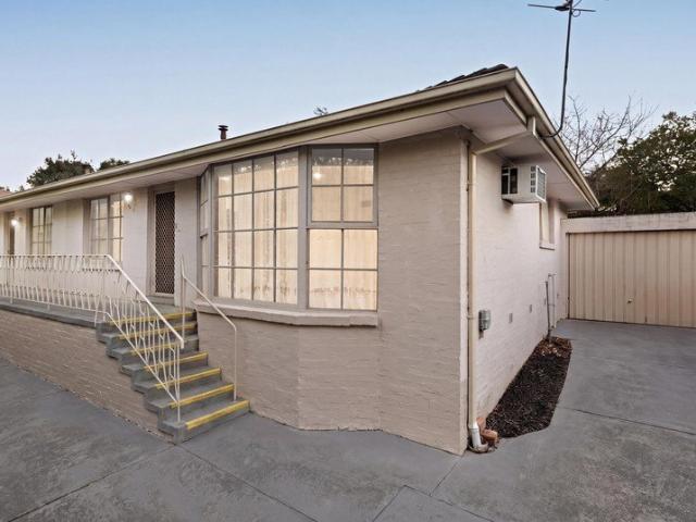 Low Maintenance Living in a Connected Mitcham Setting