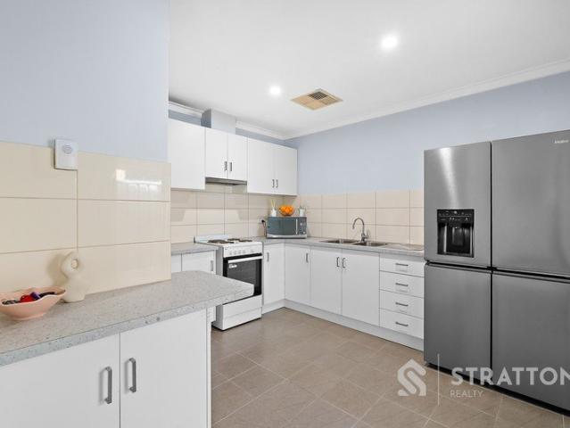 Low Maintenance Living in a Convenient Thornlie Location! No Strata Fees!