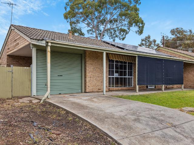 LOW MAINTENANCE LIVING IN A CONVENIENT HAPPY VALLEY LOCATION!