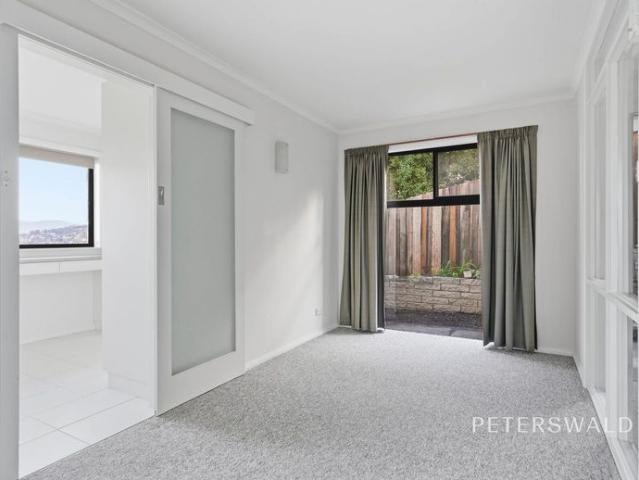 Low Maintenance Living in a Convenient Howrah Location