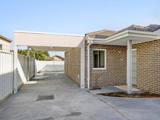 Low Maintenance Living in a Convenient Jacana Location
