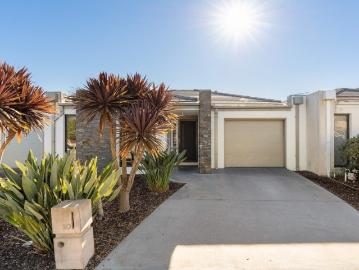 Low Maintenance Living in a Convenient Lifestyle Location