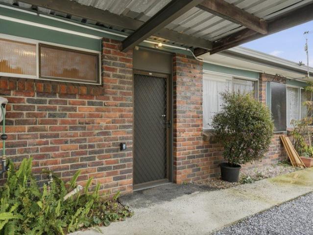 Low Maintenance Living in a Convenient Location
