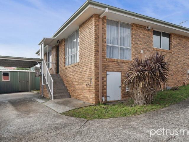 Low maintenance living in a convenient location