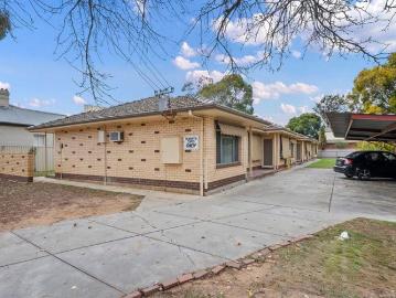 Low Maintenance Living in a Convenient Location!