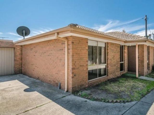 LOW MAINTENANCE LIVING IN A CONVENIENT LOCATION