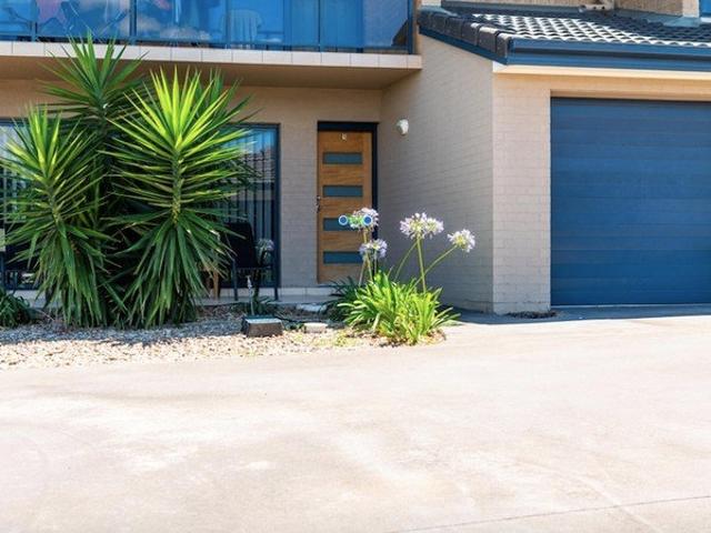 LOW MAINTENANCE LIVING IN A CONVENIENT LOCATION!