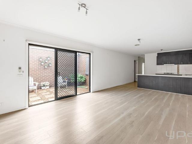 LOW MAINTENANCE LIVING IN A CONVENIENT LOCATION!
