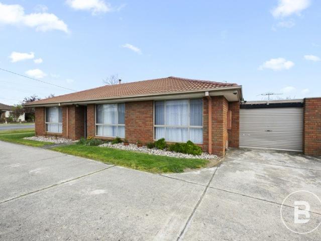 LOW MAINTENANCE LIVING IN A CONVENIENT LOCATION