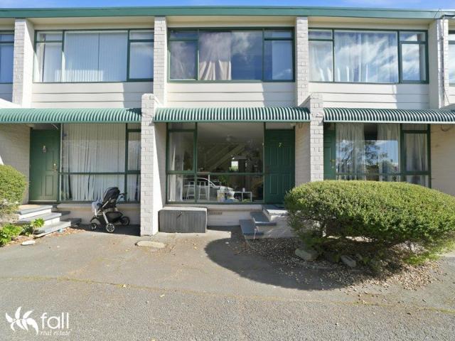 Low Maintenance Living in a Convenient New Town Location