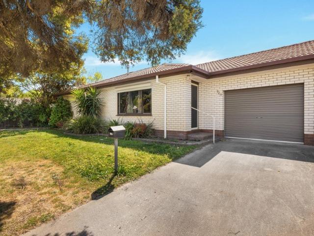 Low Maintenance Living in a Convenient North Albury Location