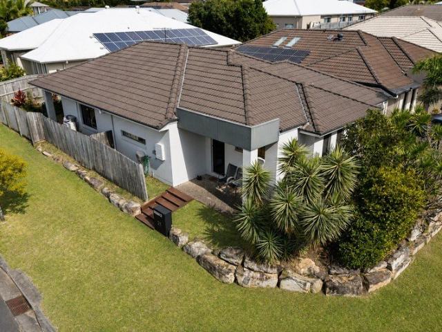 Low Maintenance Living in a Convenient North Lakes Location