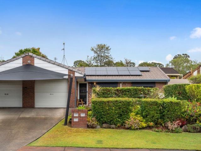 Low Maintenance Living in a Convenient Oxenford Location