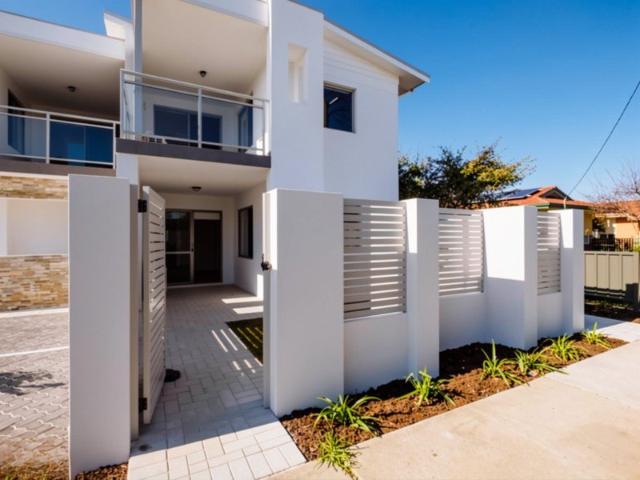LOW MAINTENANCE LIVING IN A BOUTIQUE COMPLEX