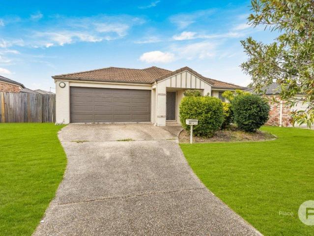 Low Maintenance Living in a Great Rothwell Location!